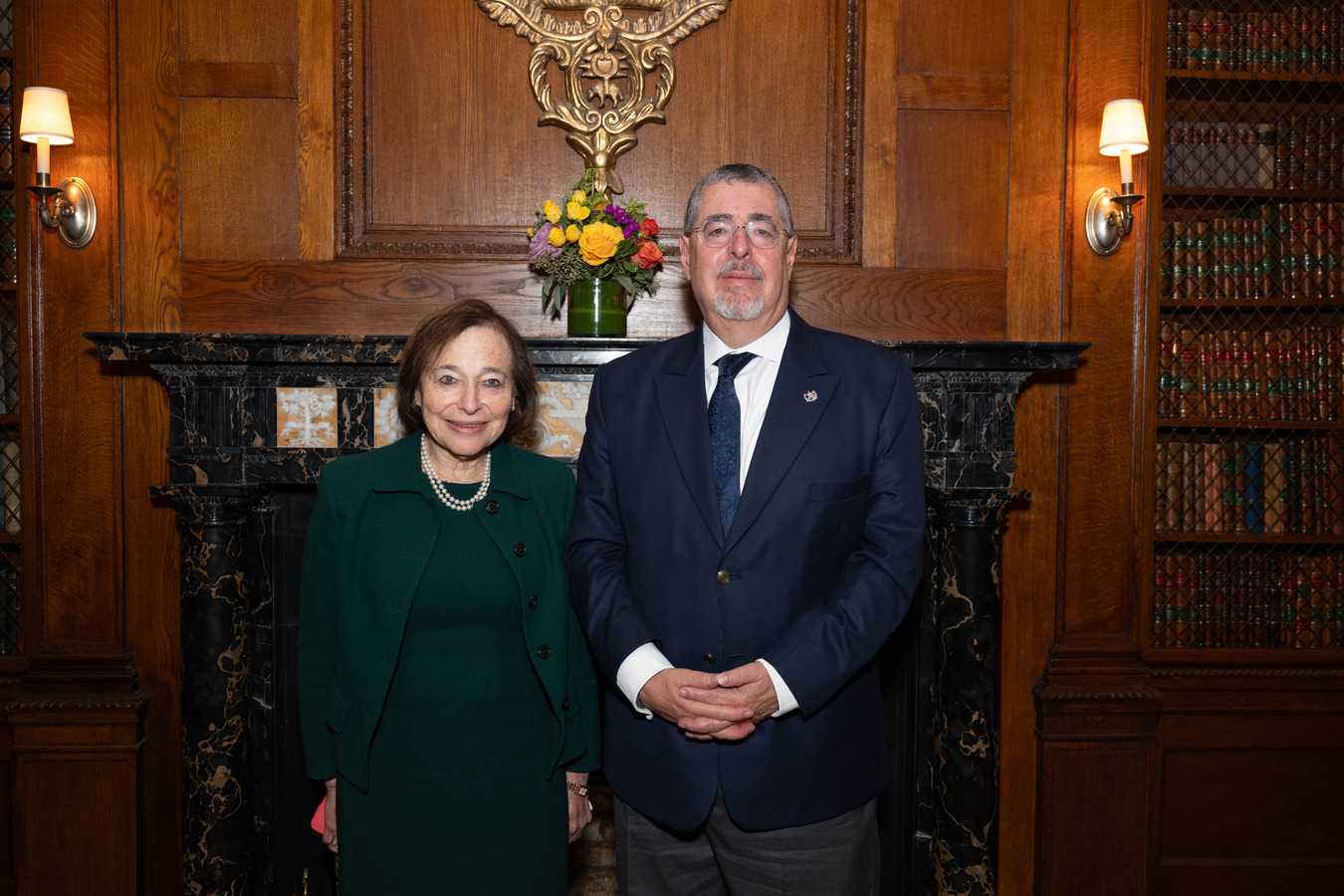 (L-R) AS/COA President and CEO Susan Segal and Guatemalan President Bernardo Arévalo. (Alexis Silver/Roey Yohai Photography)