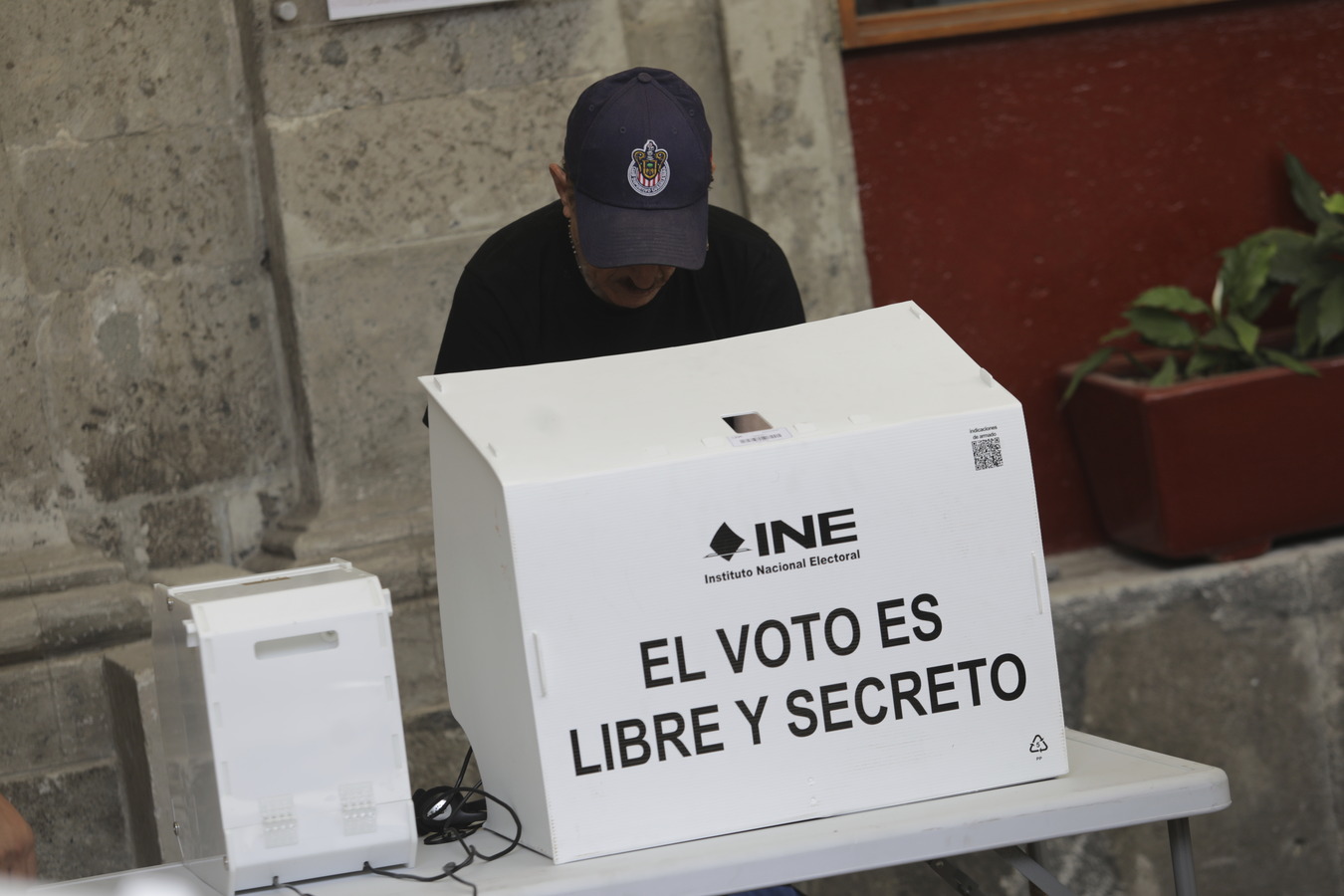 A voter in Mexico. (AP)