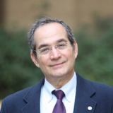 Dr. Martín Burt